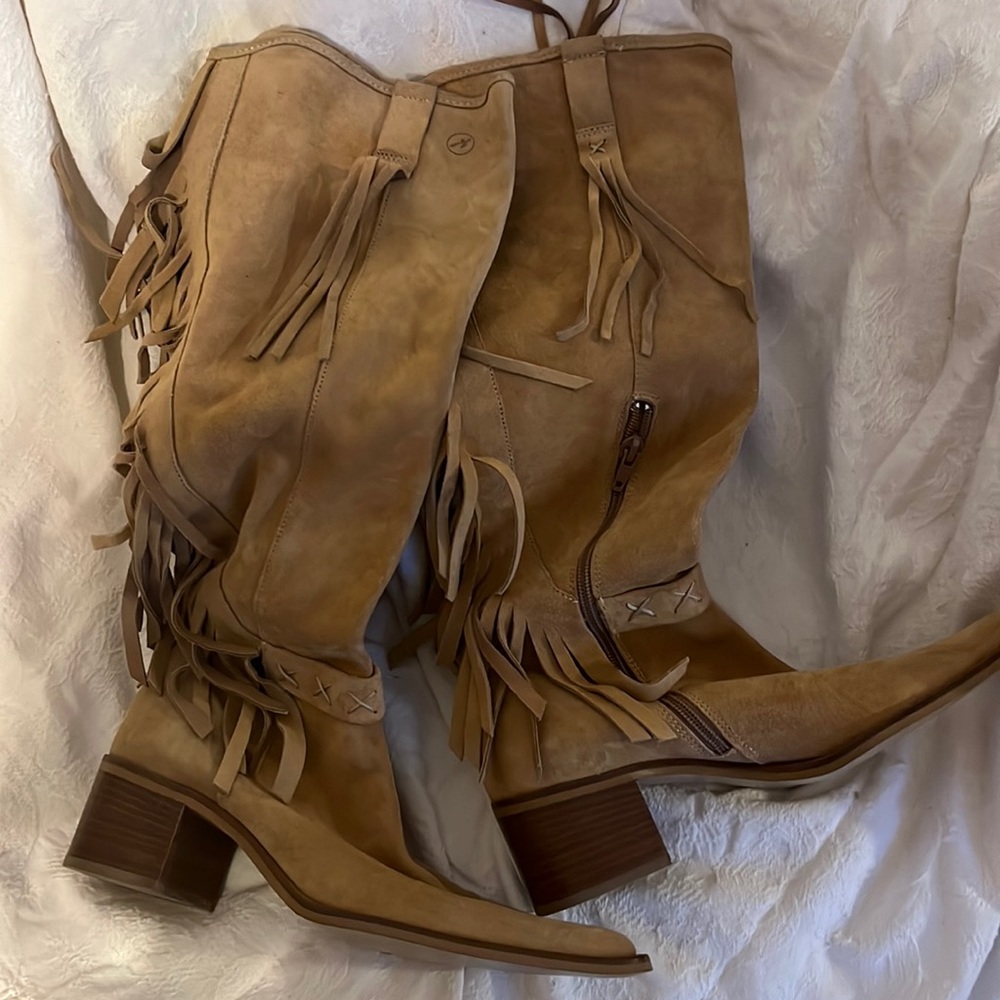 Vintage leather heavy fringed boots